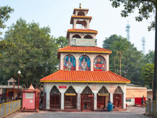 shri hanuman mandir in vibrant daylight